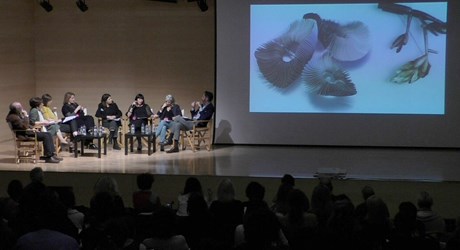 Υπεραξία στα Χέρια των Δημιουργών Υπεραξία στα Χέρια των Δημιουργών