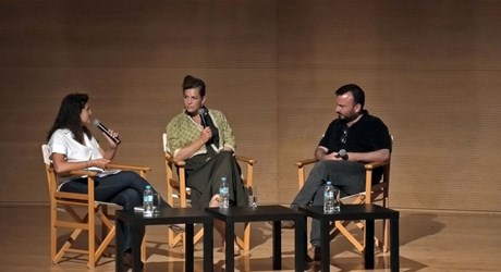"POOR THINGS. ΤΑ ΚΟΣΤΟΥΜΙΑ": Συνομιλώντας με την ενδυματολόγο Holly Waddington "POOR THINGS. ΤΑ ΚΟΣΤΟΥΜΙΑ": Συνομιλώντας με την ενδυματολόγο Holly Waddington