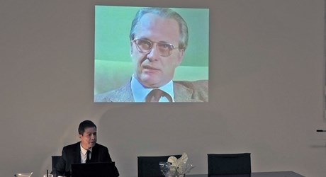 Ο Πανεπιστημιακός Δάσκαλος Νίκος Ζίας Ο Πανεπιστημιακός Δάσκαλος Νίκος Ζίας