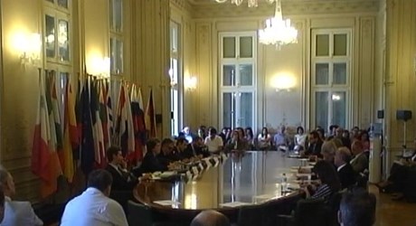 Σενάρια για την Ευρωζώνη 2020: Κατάρρευση ή διαφυγή από την κρίση; Σενάρια για την Ευρωζώνη 2020: Κατάρρευση ή διαφυγή από την κρίση;