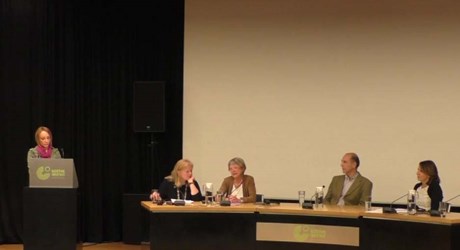 Επικοινωνώντας σε εμπόλεμες ζώνες Επικοινωνώντας σε εμπόλεμες ζώνες