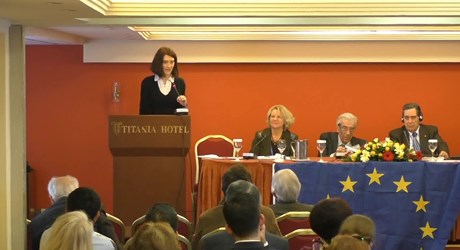 Το μέλλον της ανάγνωσης στον 21ο αιώνα: Τάσεις και προκλήσεις Το μέλλον της ανάγνωσης στον 21ο αιώνα: Τάσεις και προκλήσεις