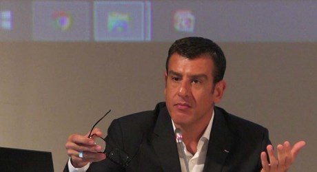 Το Παρίσι του εξόριστου Μίκη Θεοδωράκη Το Παρίσι του εξόριστου Μίκη Θεοδωράκη
