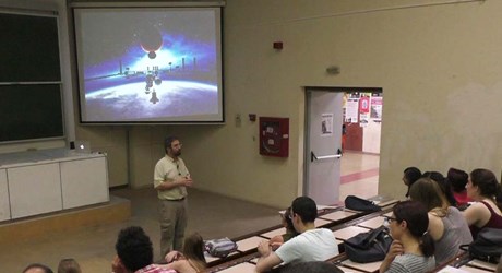 Ζ3Κ2: Ζωηρά Διαστημικά Ζουζούνια και Κυκλοθυμικά Κύματα – ένα εκρηκτικό κοκτέιλ Ζ3Κ2: Ζωηρά Διαστημικά Ζουζούνια και Κυκλοθυμικά Κύματα – ένα εκρηκτικό κοκτέιλ